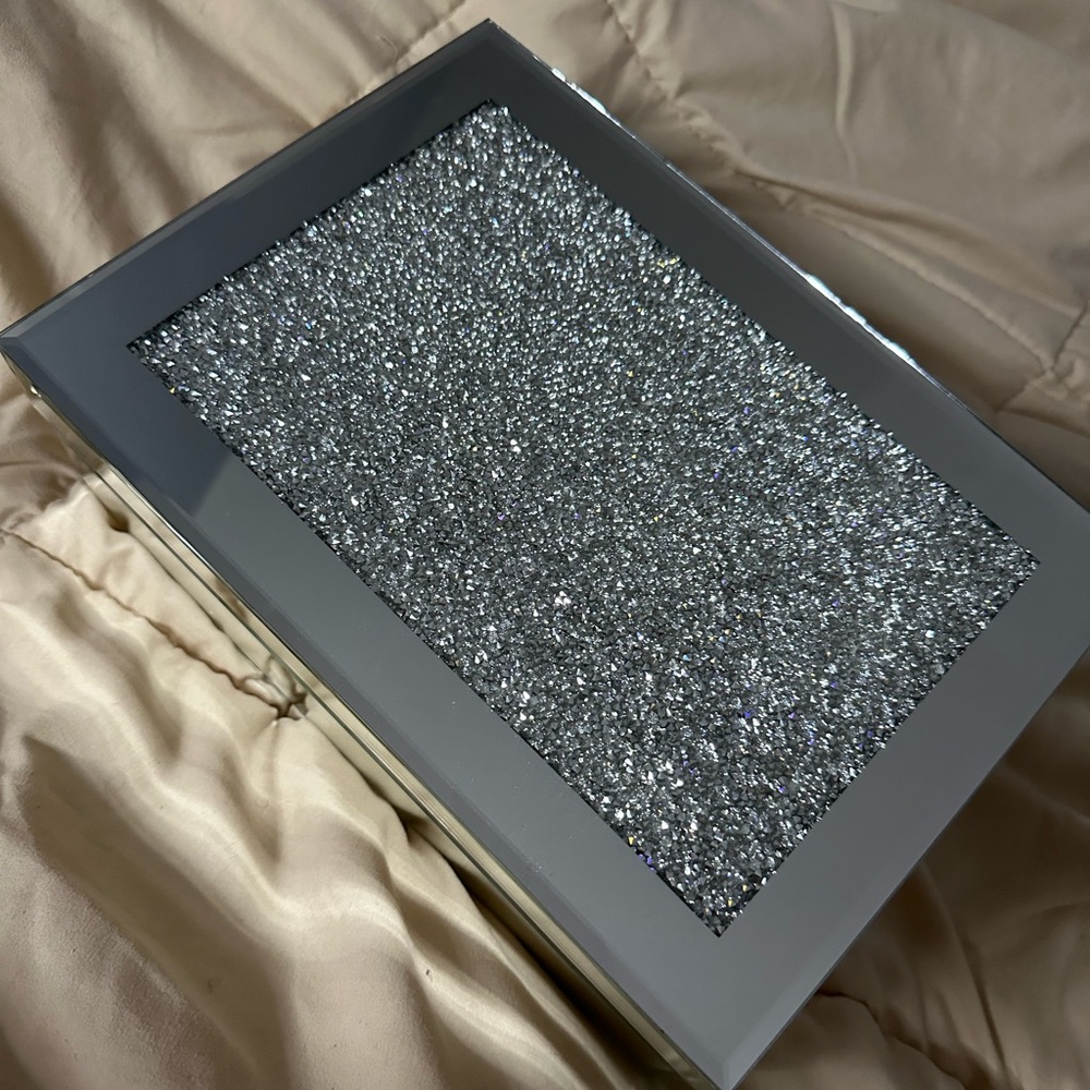 Grey / Silver Diamond Jewelry Box. SUPER SPARKLY AND LUXURIOUS!